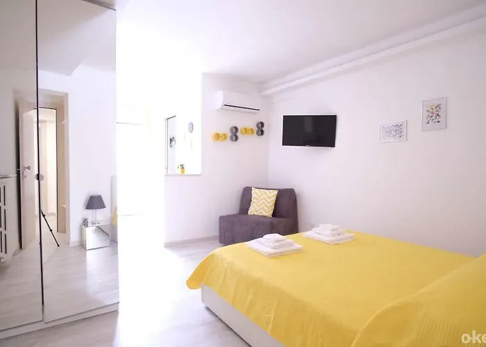 Charme & Chic - Centro Apartment *