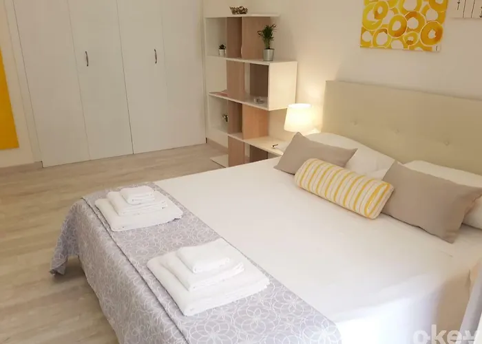 Charme & Chic - Centro Lägenhet